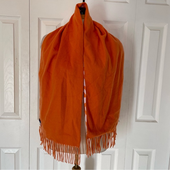 J McLaughlin 100% silk and cashmere scarf - Picture 2 of 7